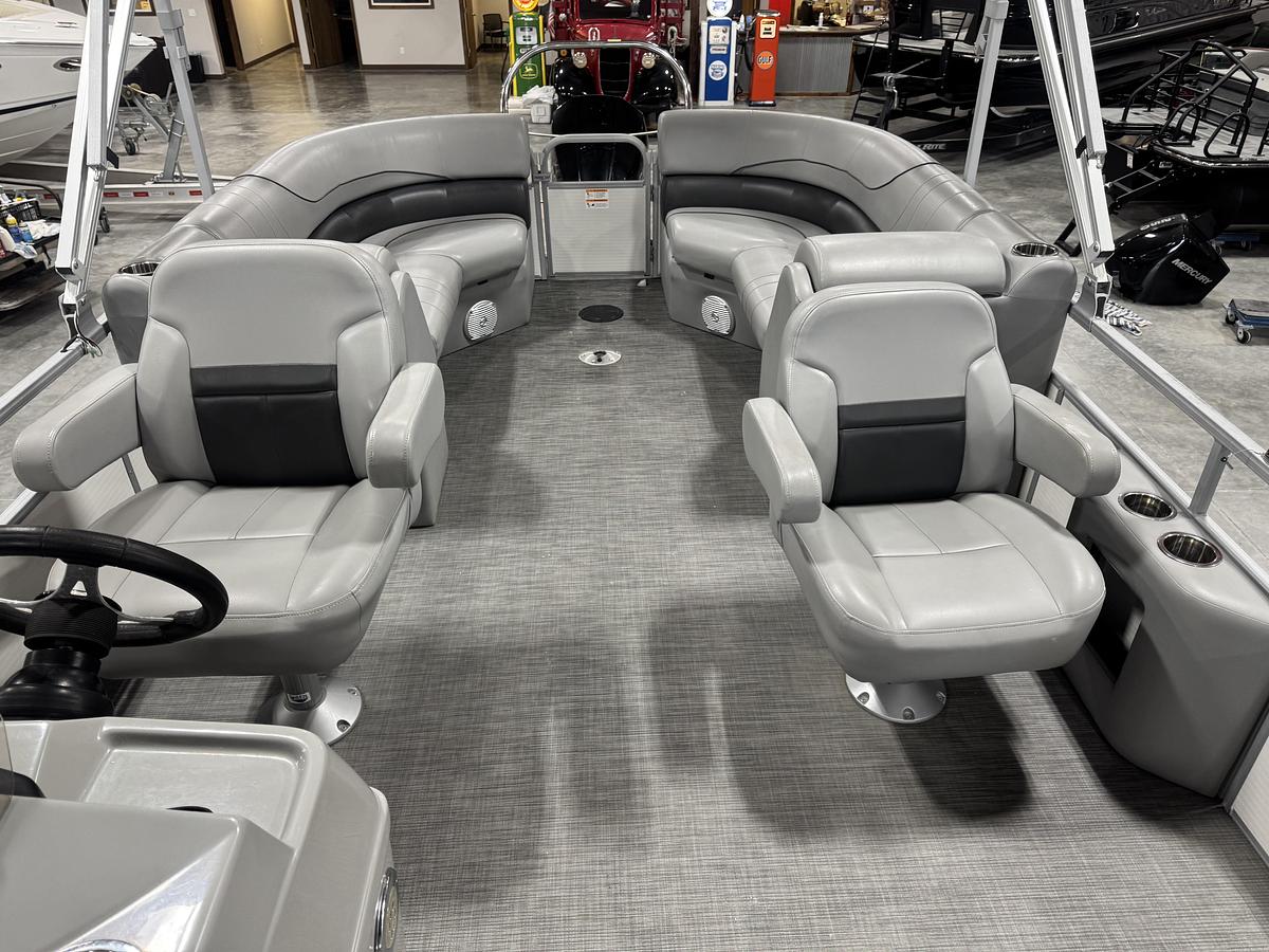 Used 2021 Lowe 270 SS