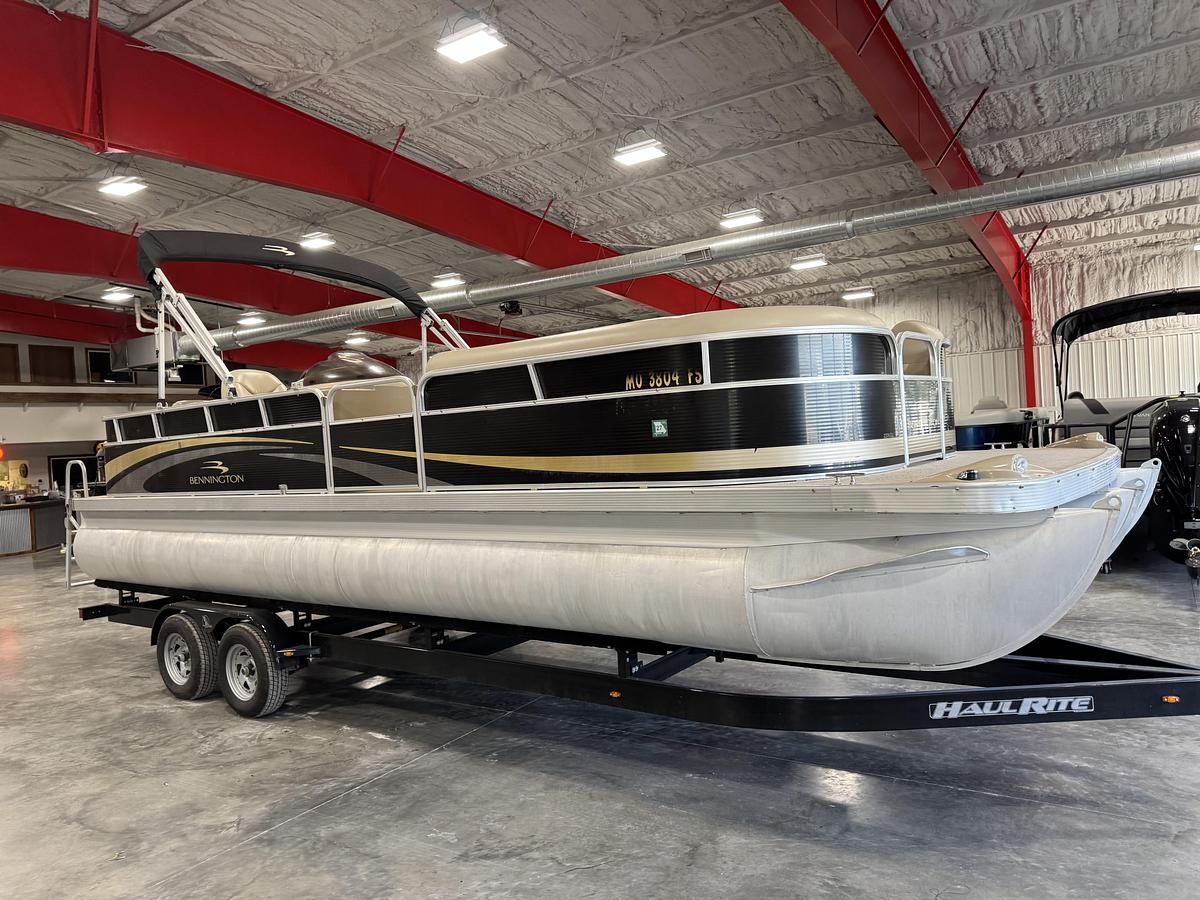 Used 2010 Bennington 2574 GLI