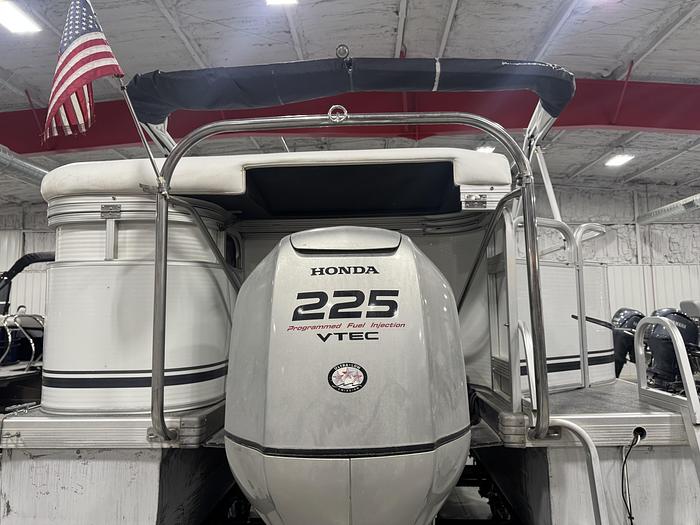 Used 2006 Sundancer Pontoons 260 Majestic