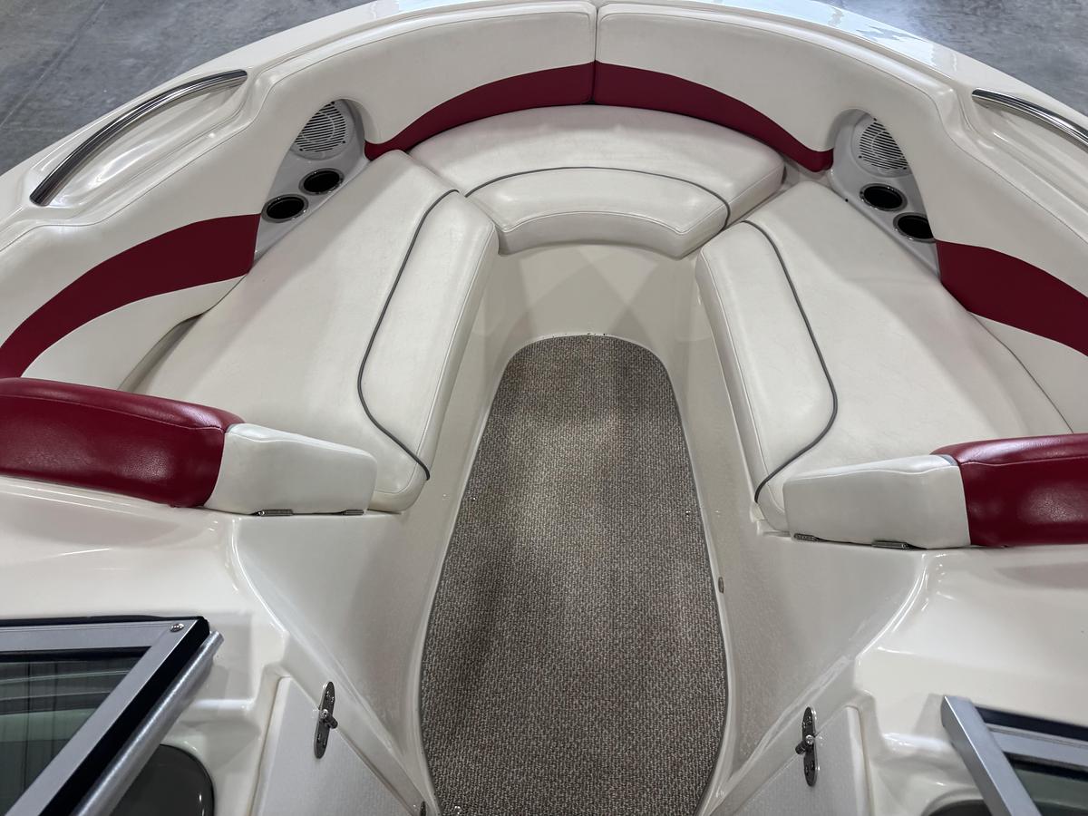 Used 2011 Rinker 216 BR