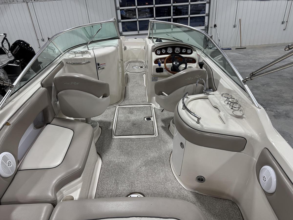 Used 2004 Sea Ray 270 Sundeck