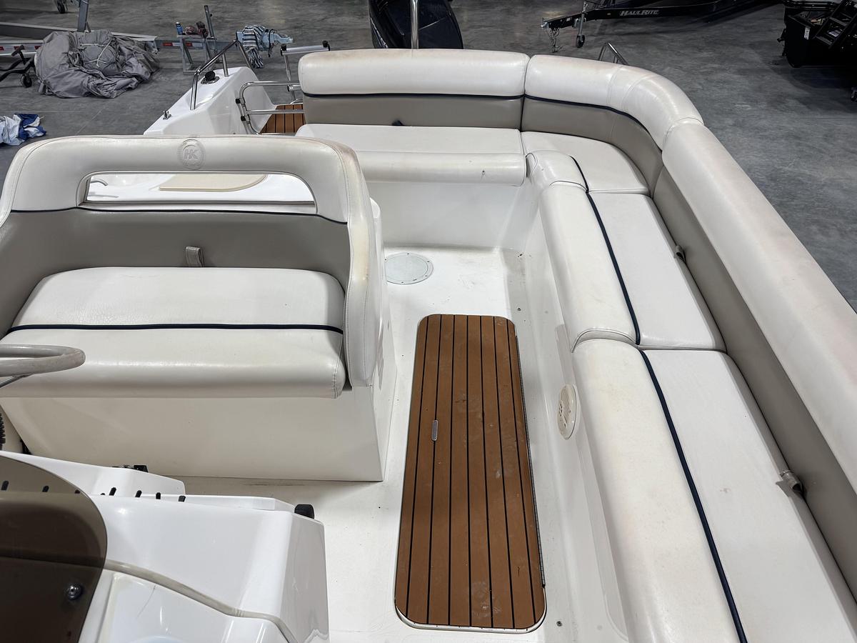 Used 2000 Harris-Kayot 24 Legend