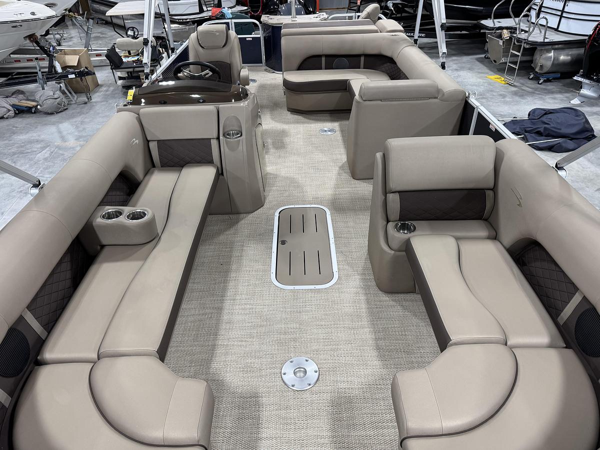 Used 2019 Bennington SX 25