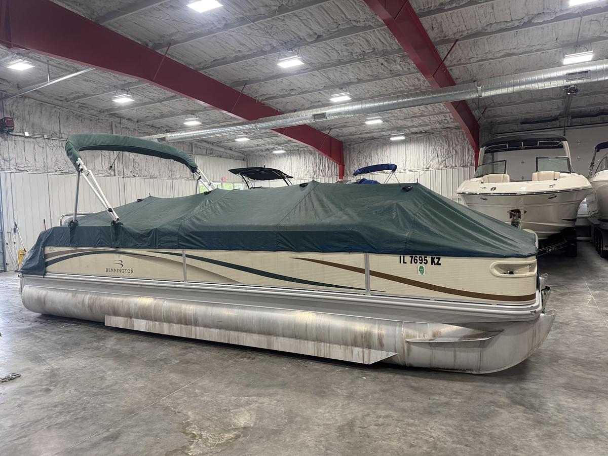 Used 2004 Bennington 2575 RL