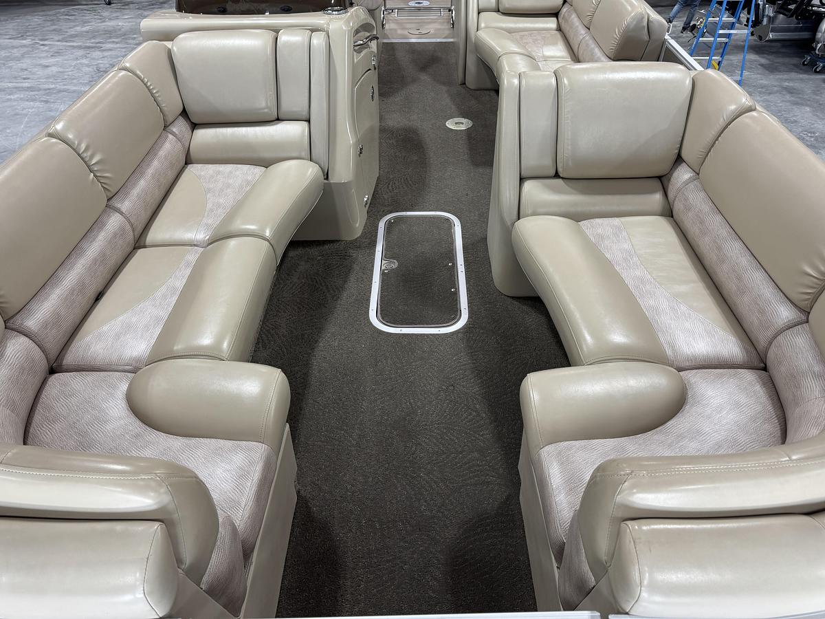 Used 2012 Bennington Q-25