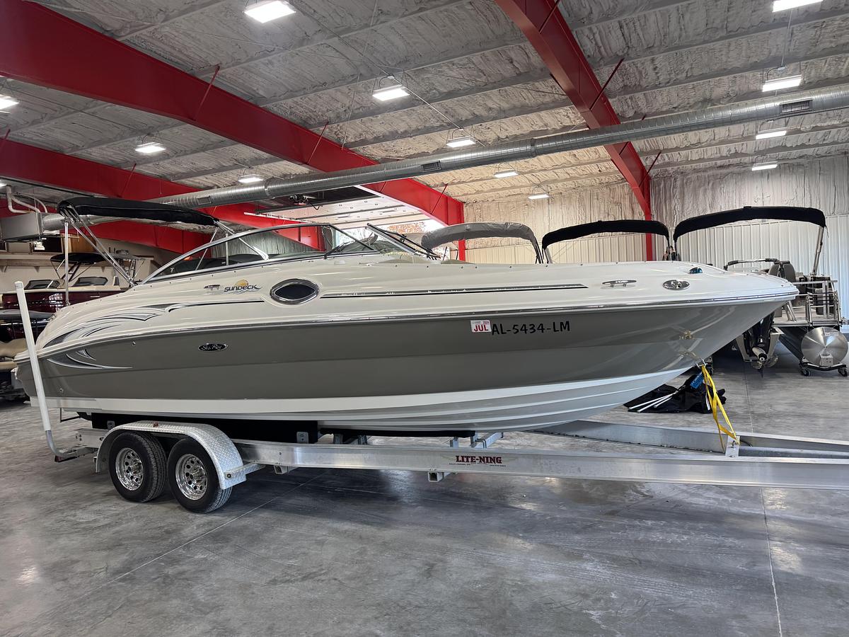 Used 2006 Sea Ray 240 Sundeck
