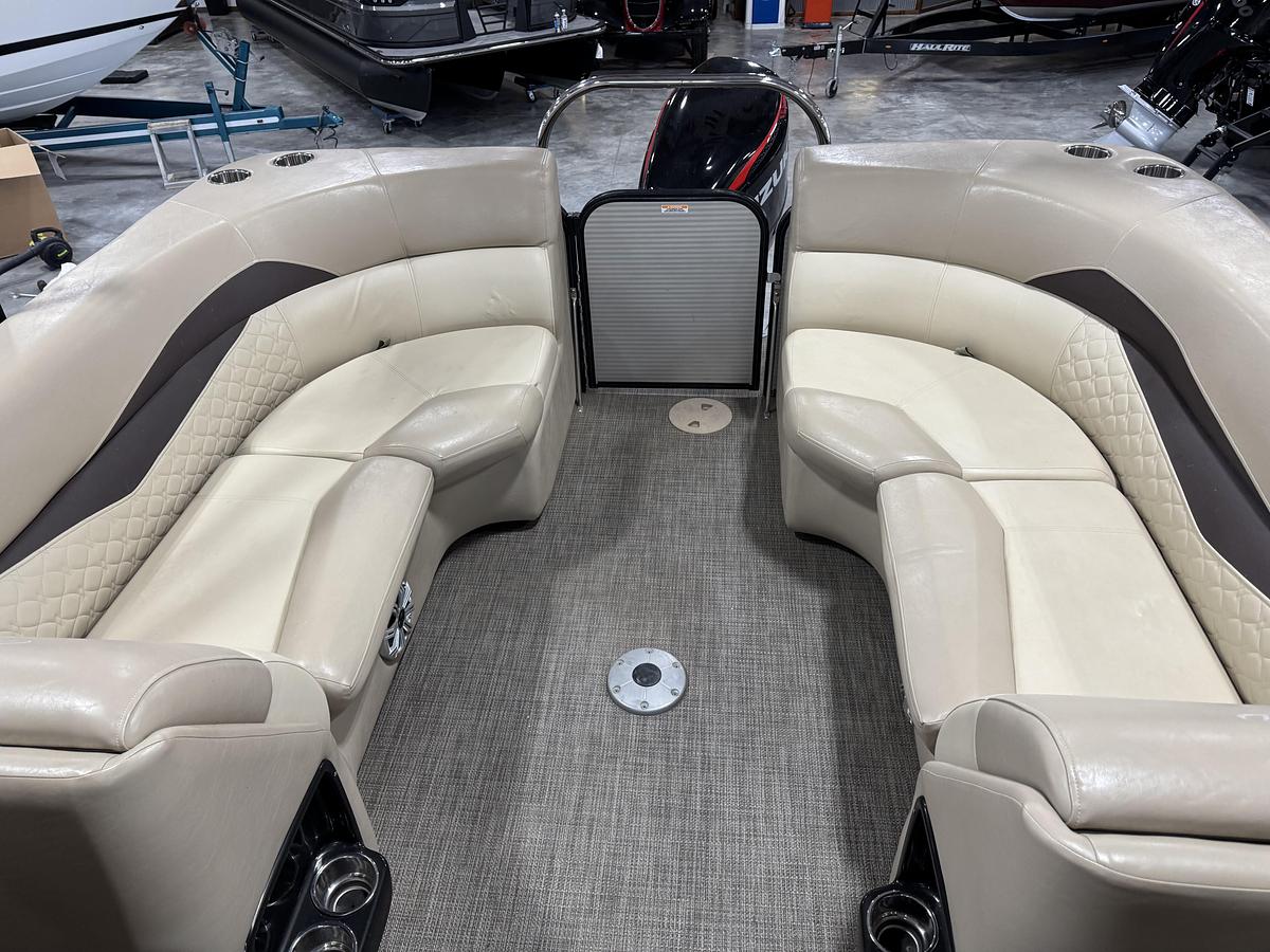 Used 2019 Manitou 250 Encore SHP