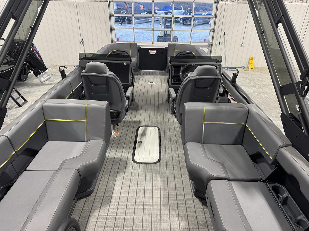 2024 Manitou 24 Explore