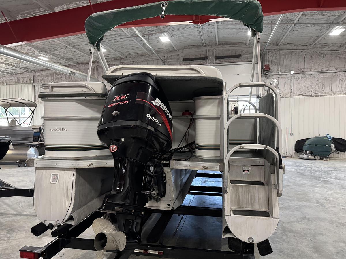 Used 2001 PlayCraft 2600 Powertoon