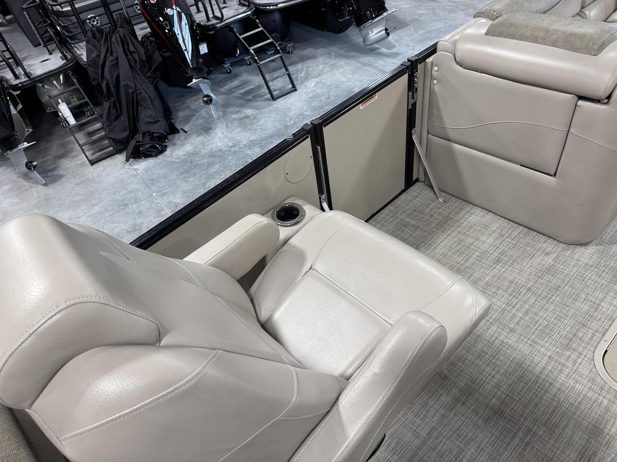 Used 2019 Avalon 2585 Catalina
