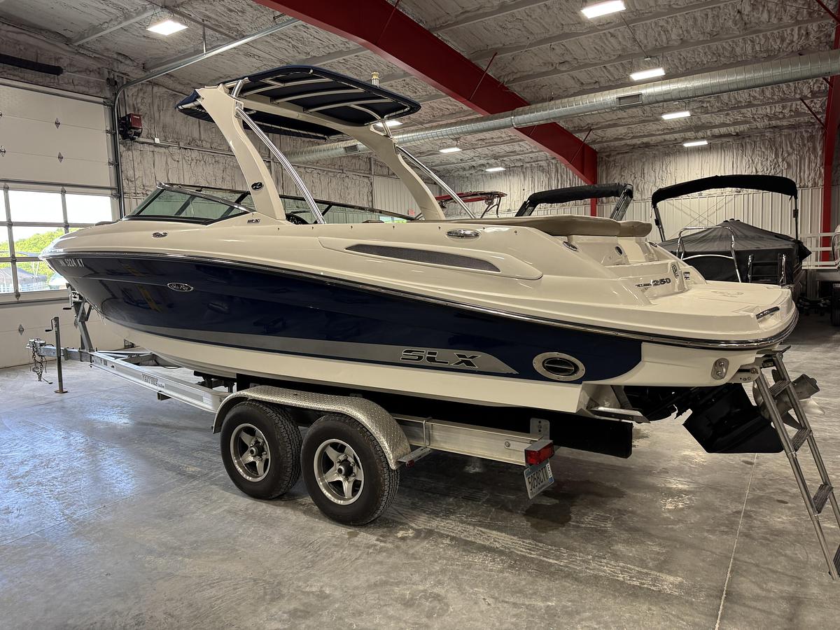 Used 2011 Sea Ray 250 SLX