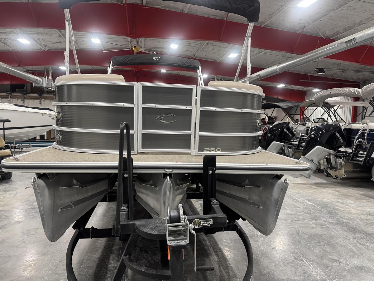 Used 2013 Crest Crest III