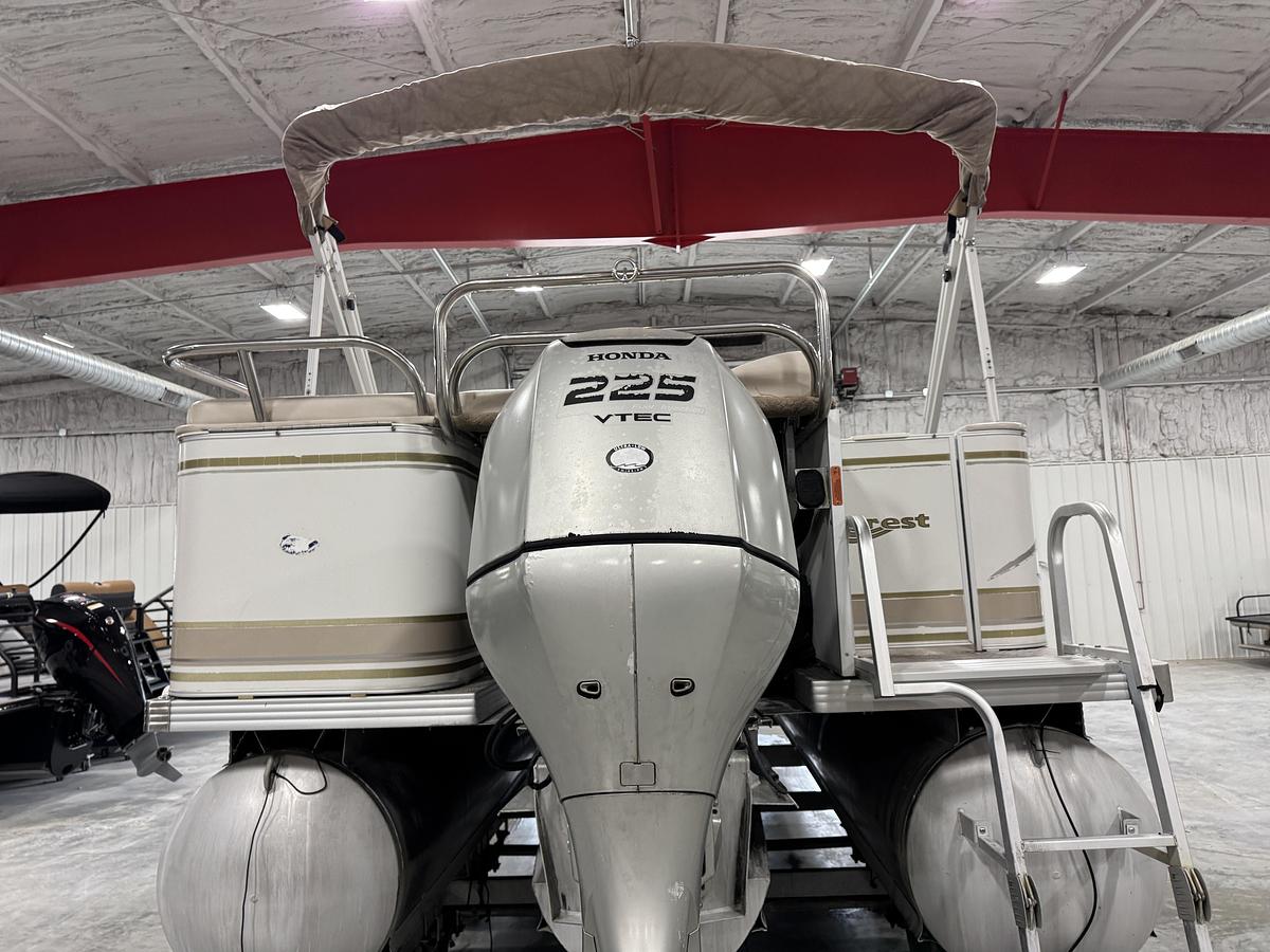Used 2005 Crest 25 Savanna
