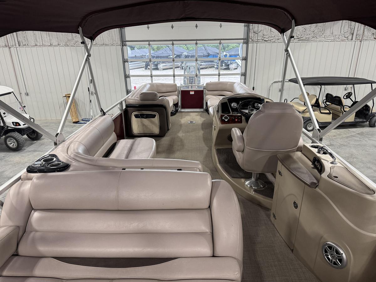 Used 2014 Sun Tracker 254 Regency