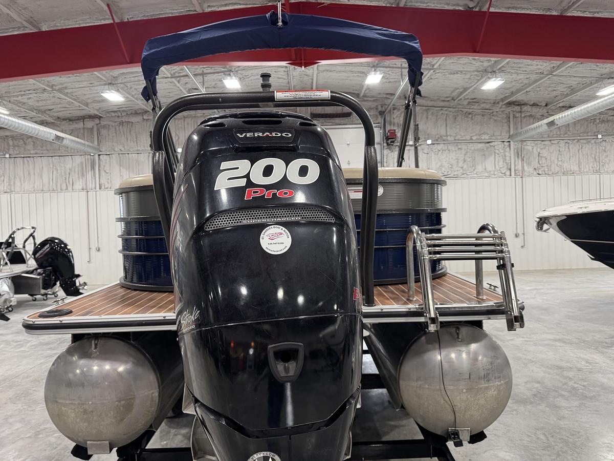 Used 2017 Crest Crest III