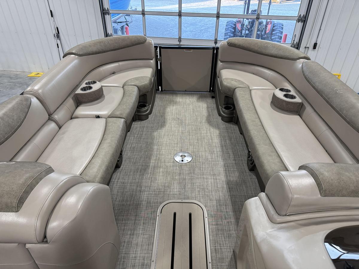 Used 2019 Avalon 2585 Catalina
