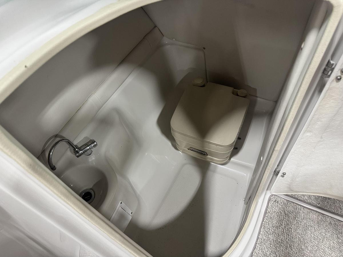 Used 2006 Crownline 270 BR