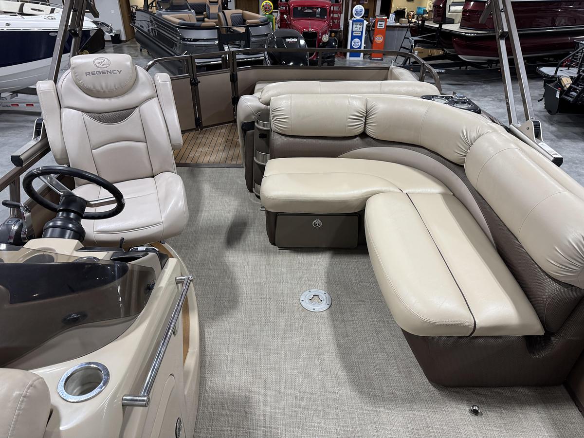 Used 2015 Sun-Tracker 254 Regency