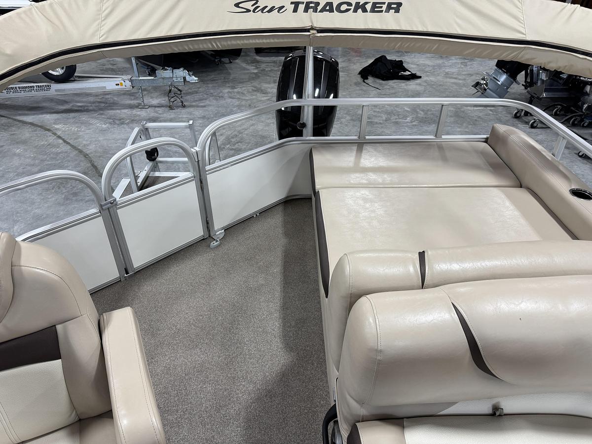 Used 2016 Sun-Tracker 22 Party Barge DLX XP3