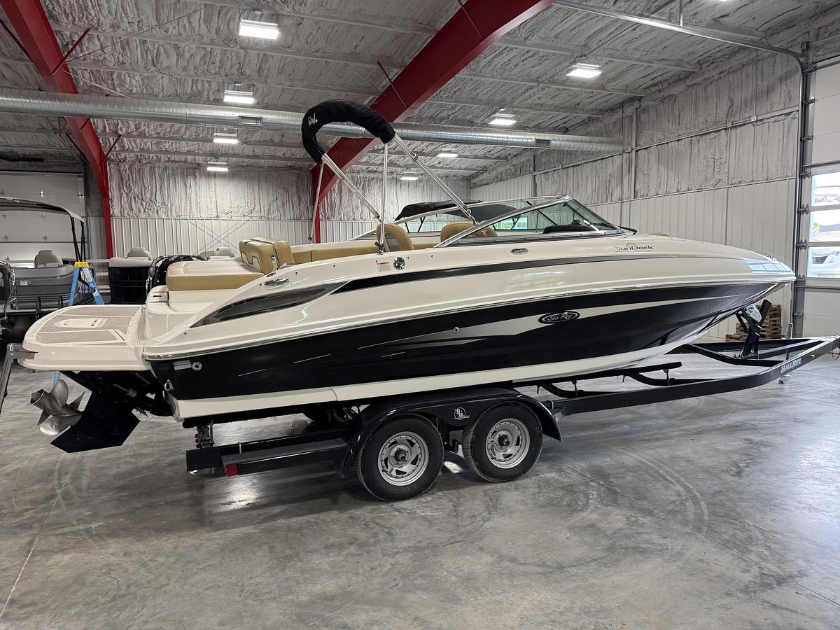 Used 2011 Sea Ray 240 Sundeck