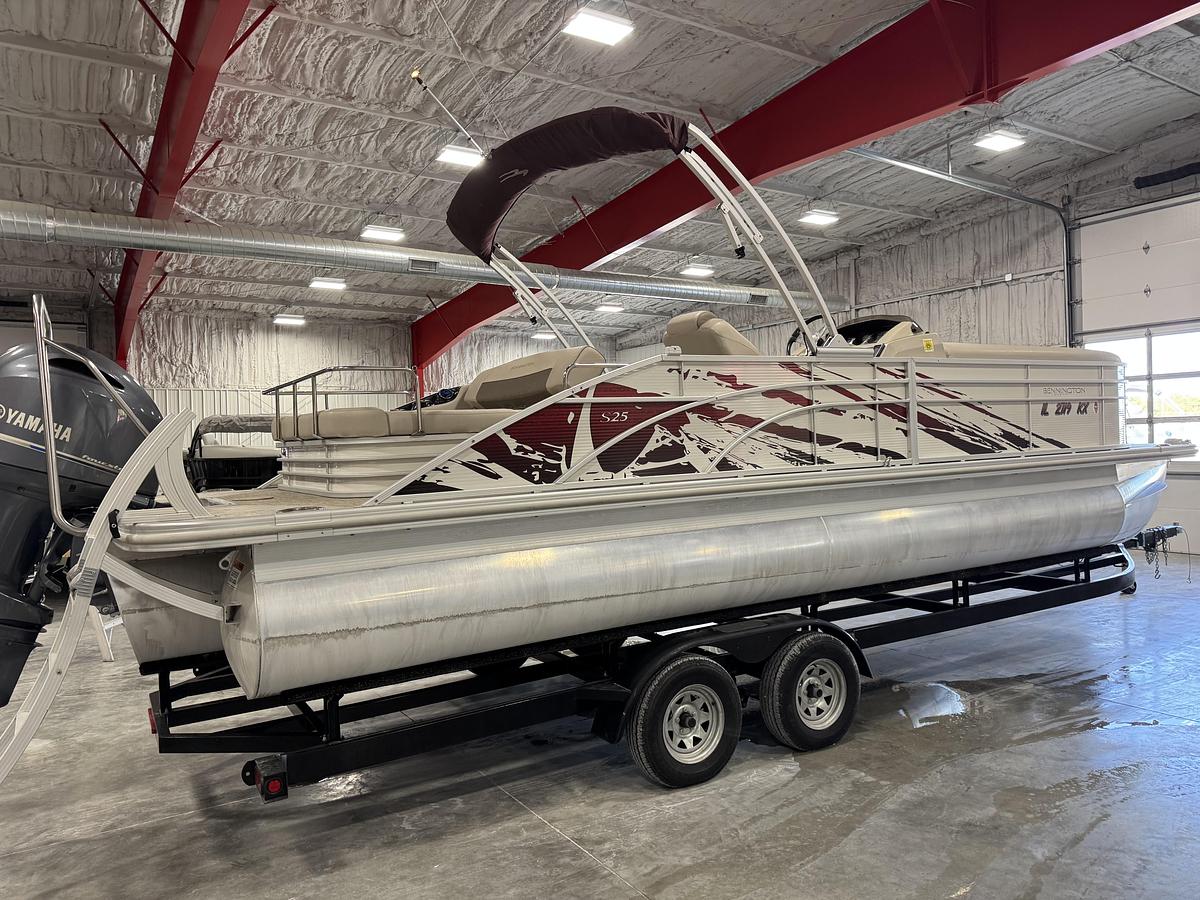 Used 2018 Bennington S 25