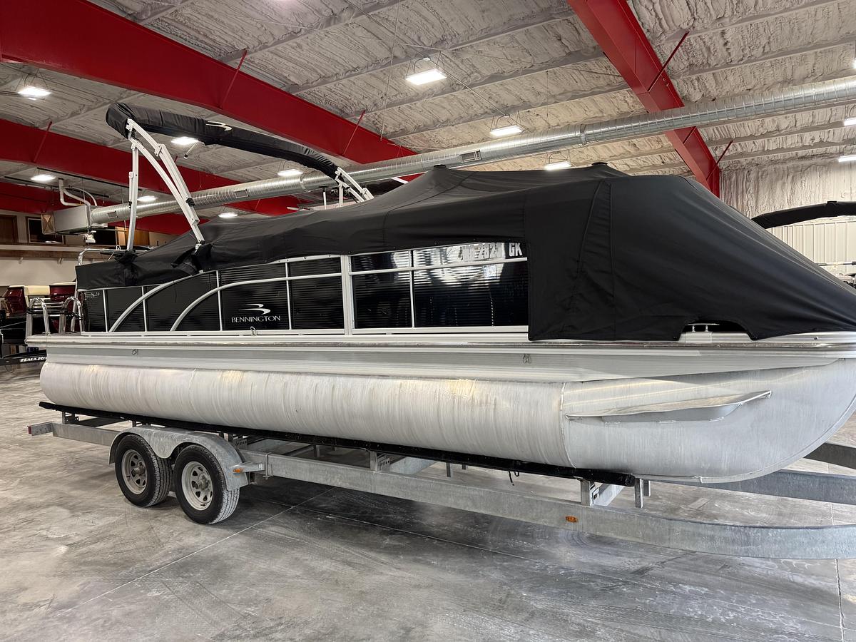 Used 2014 Bennington S 24