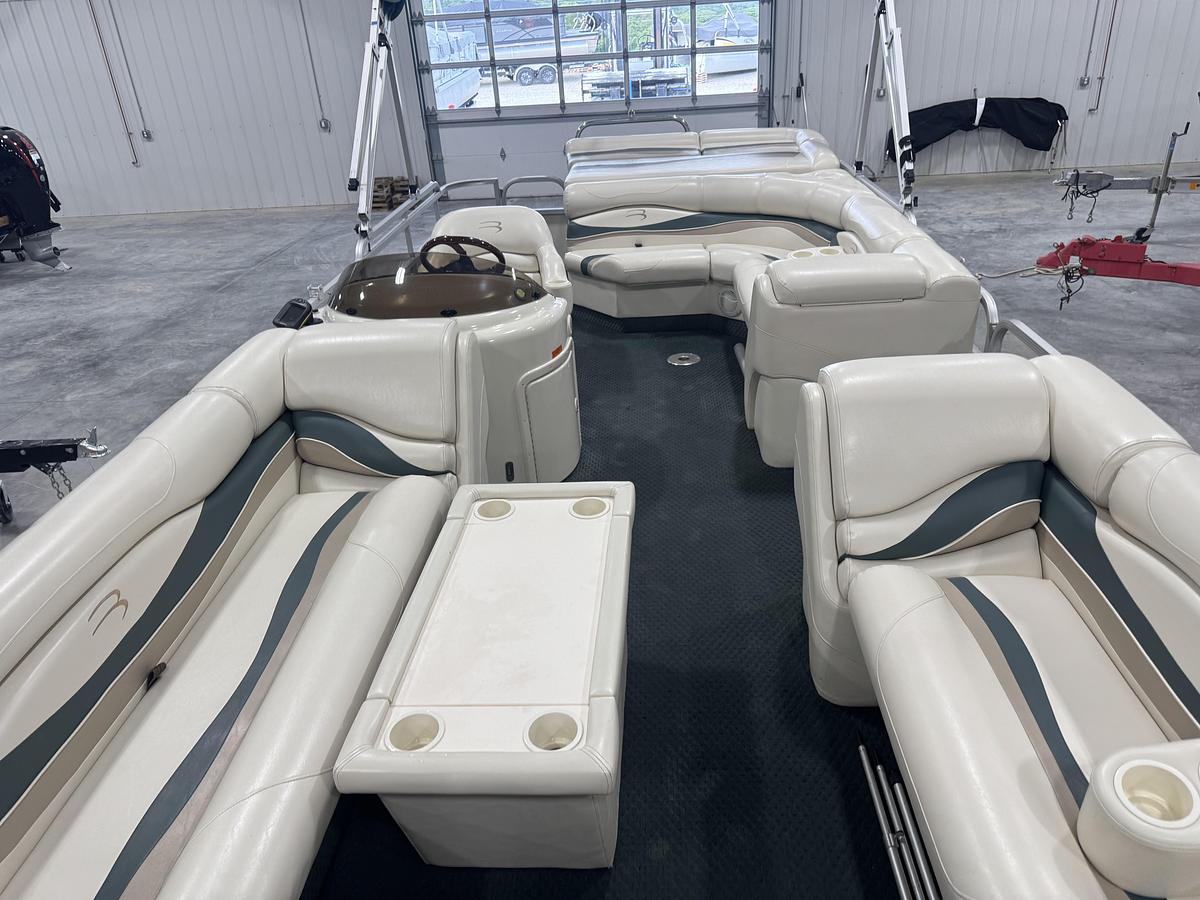 Used 2004 Bennington 2575 RL