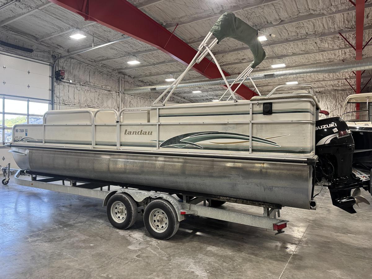 Used 2001 Landau DX 24