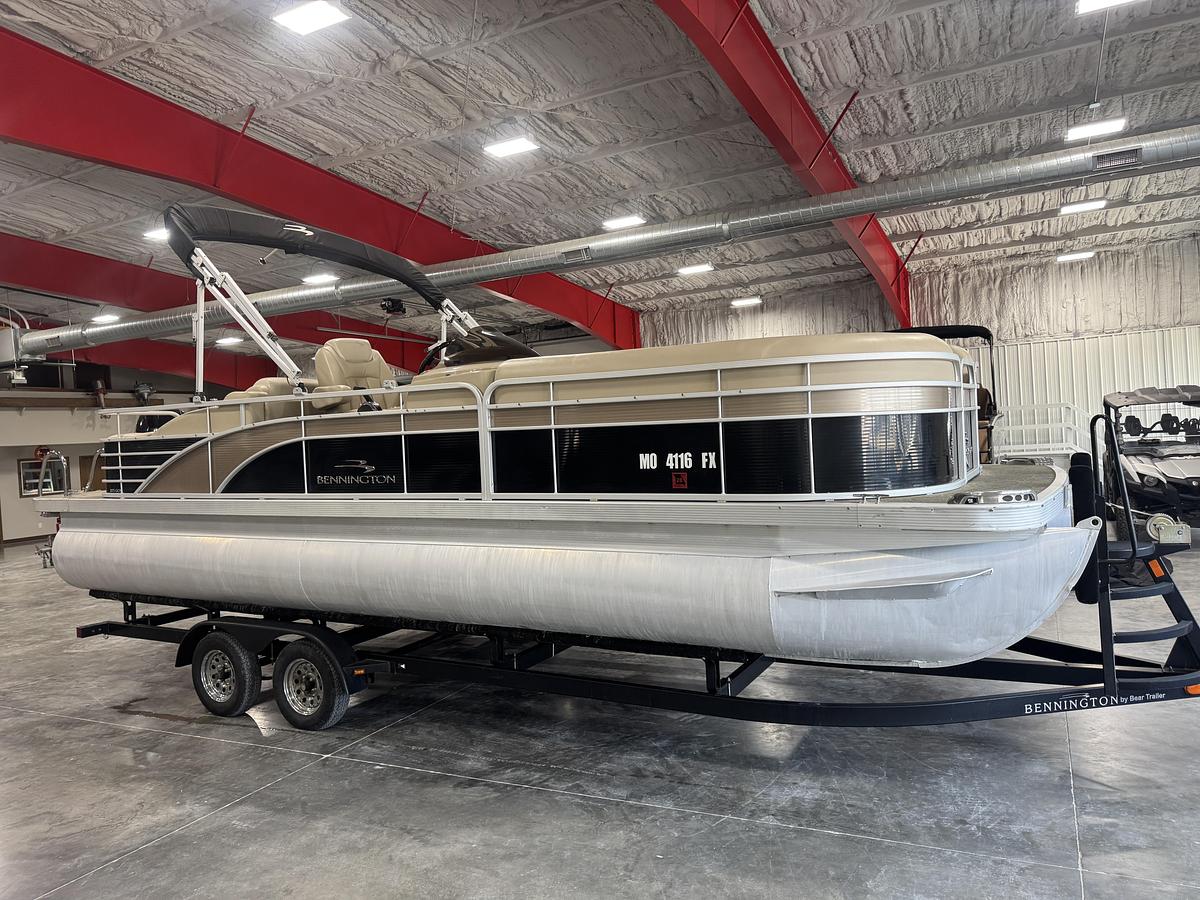 Used 2013 Bennington 2375 GCW