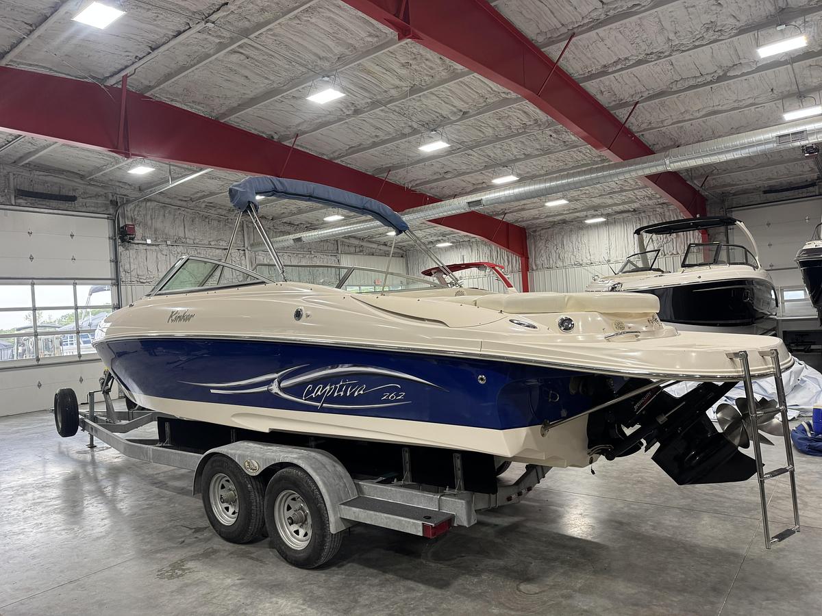 Used 2004 Rinker 262 BR
