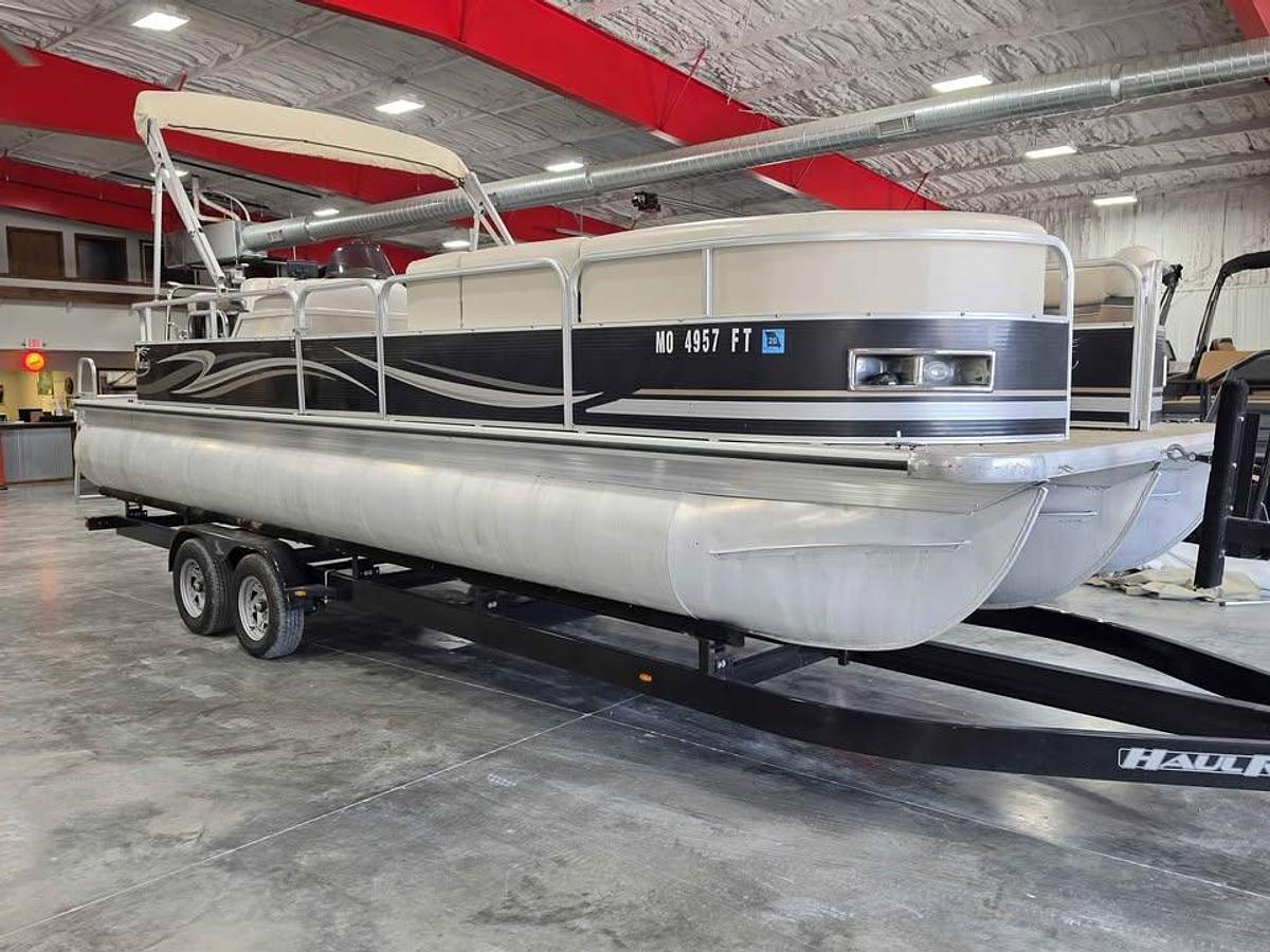 Used 2011 Misty Harbor 2585 Tritoon