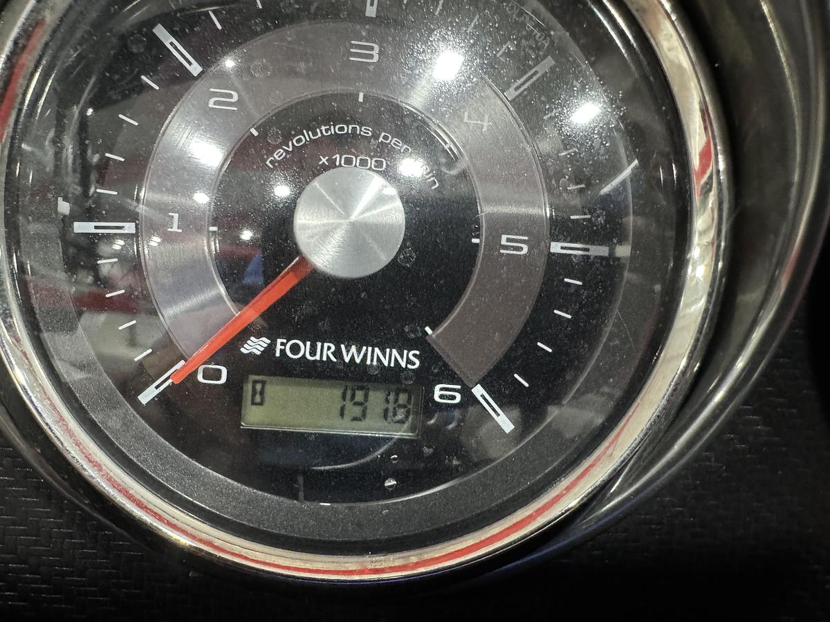 Used 2011 Four Winns 210 SS