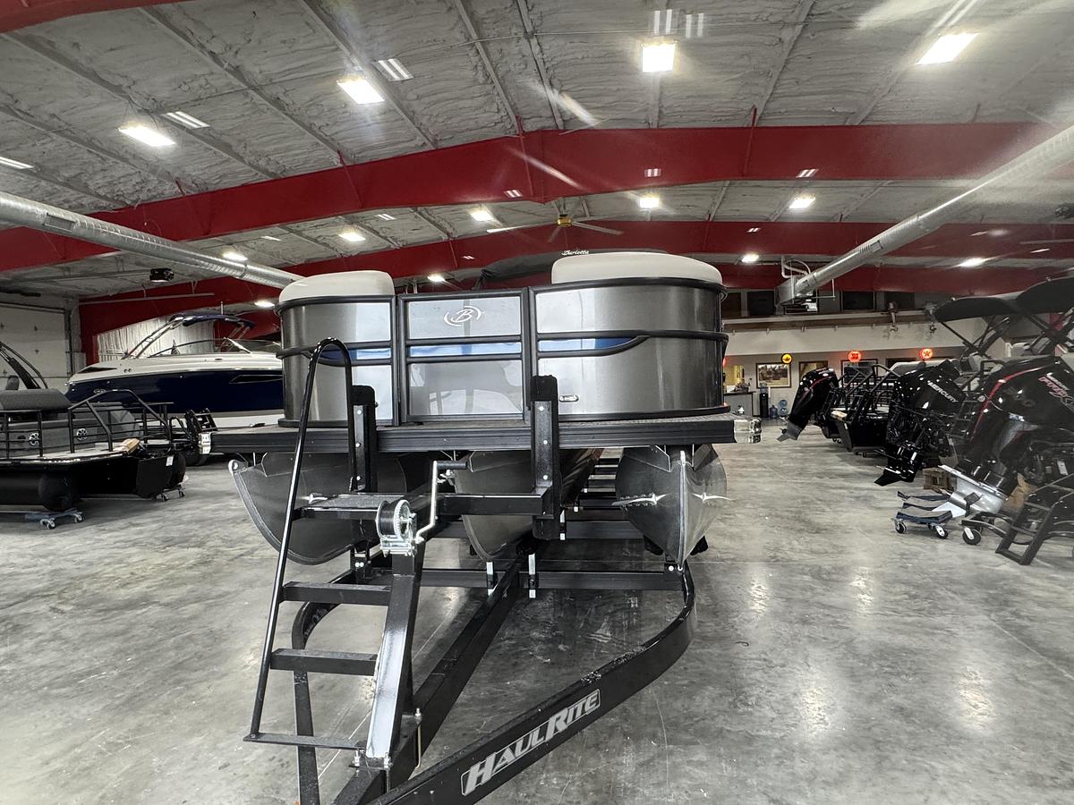Used 2025 Barletta 24 QC