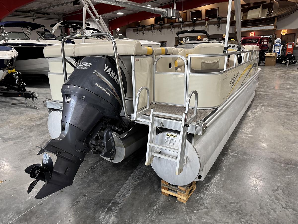 Used 2005 Bennington 2275 RL