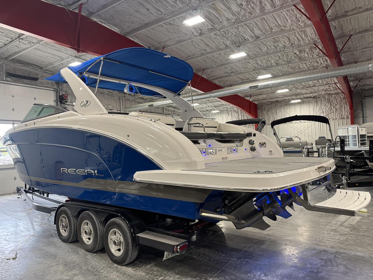 Used Regal  3200 BR