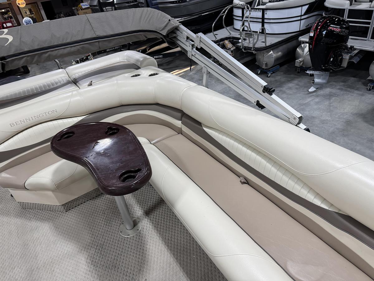 Used 2008 Bennington 2550 RLC