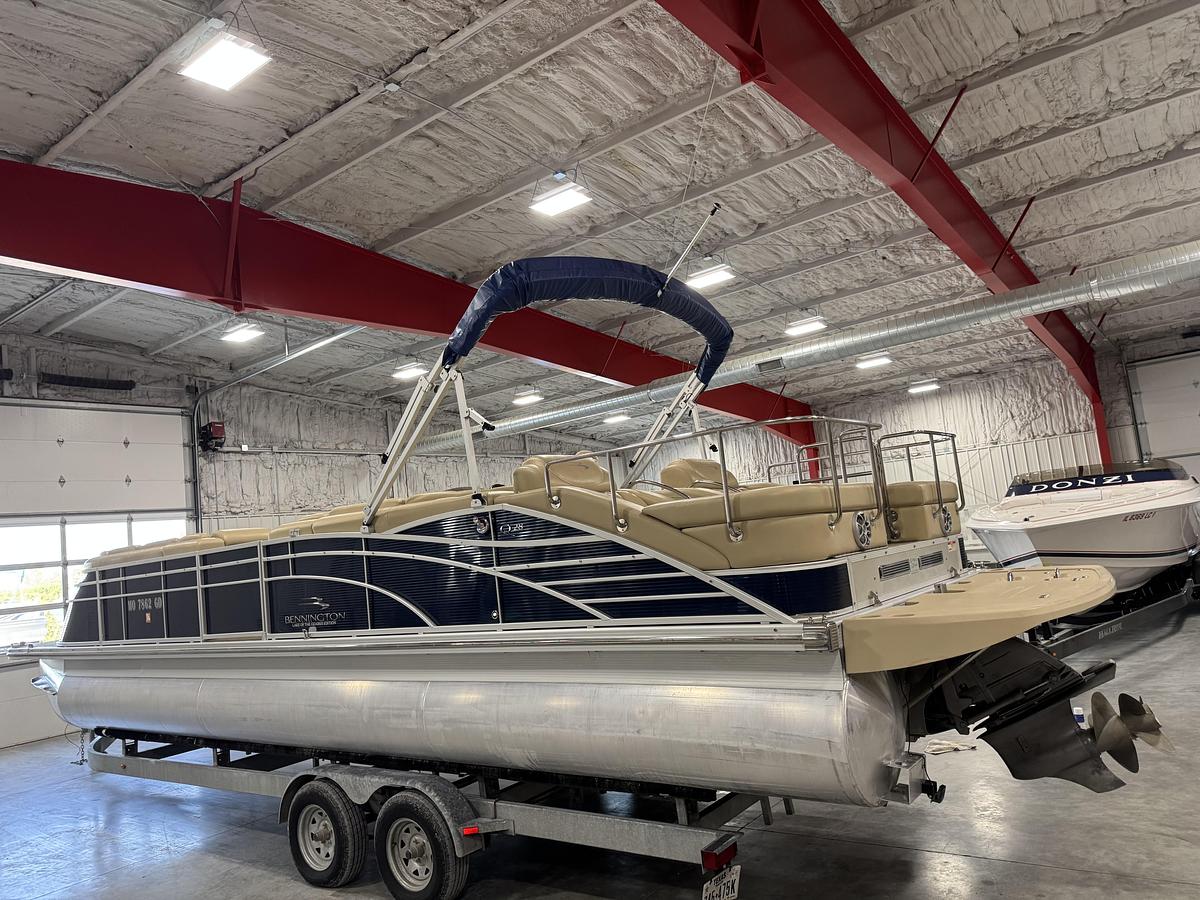 Used 2015 Bennington 2875 QCW