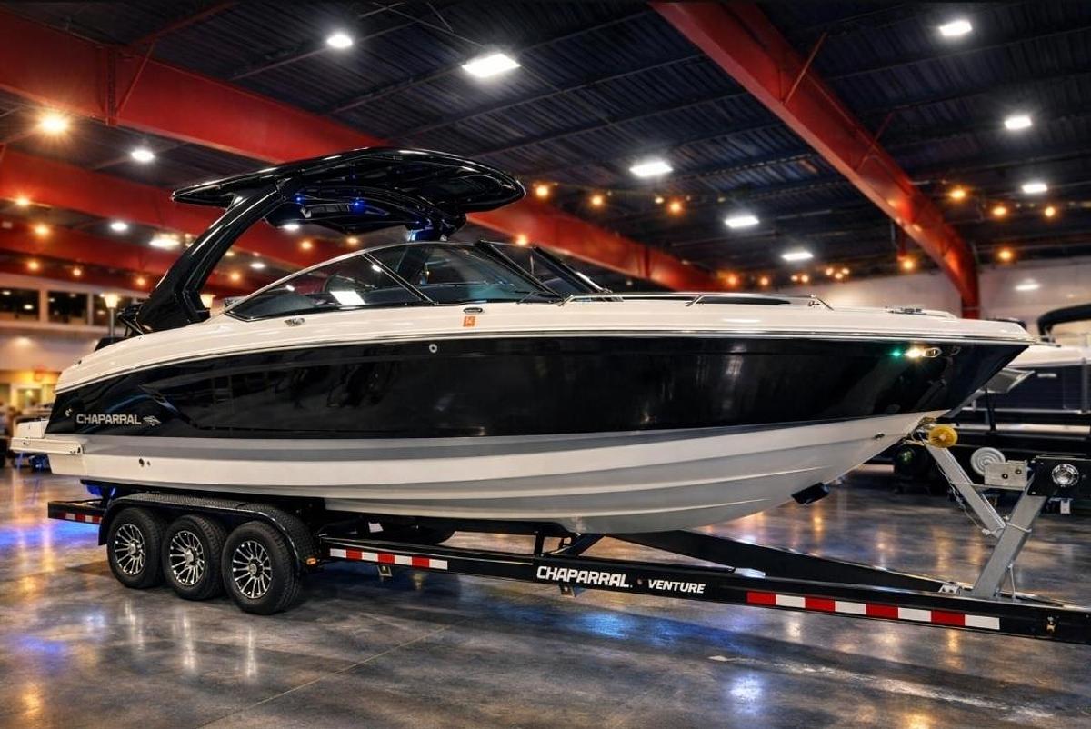Used 2023 Chaparral 30 Surf