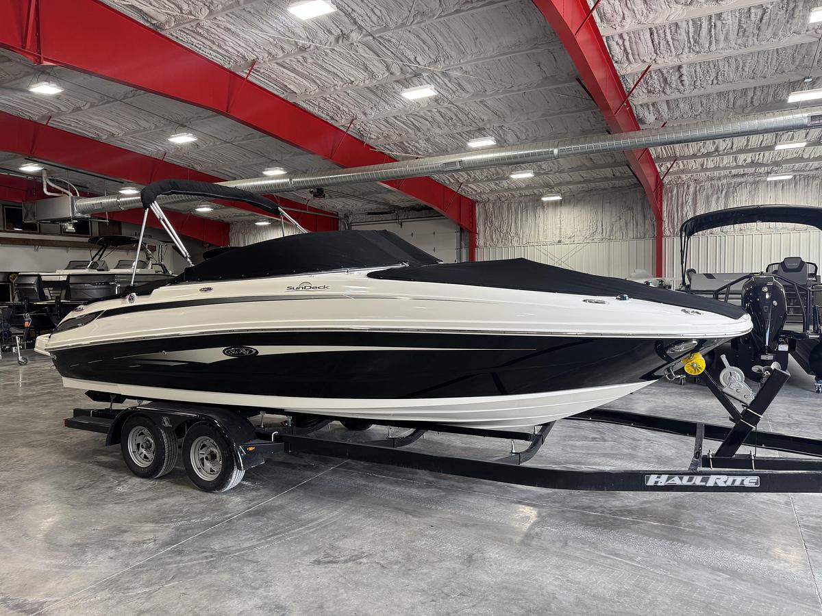 Used 2011 Sea Ray 240 Sundeck