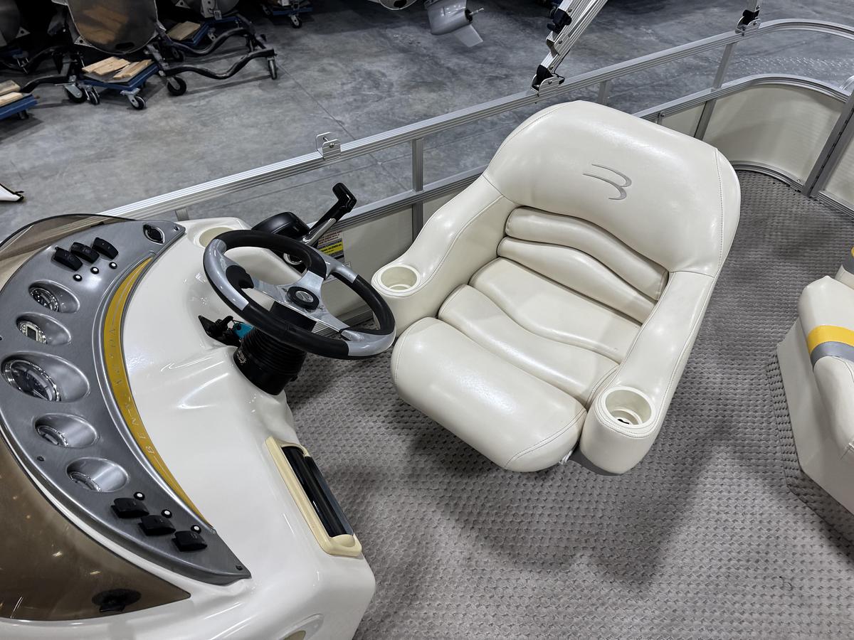 Used 2005 Bennington 2275 RL