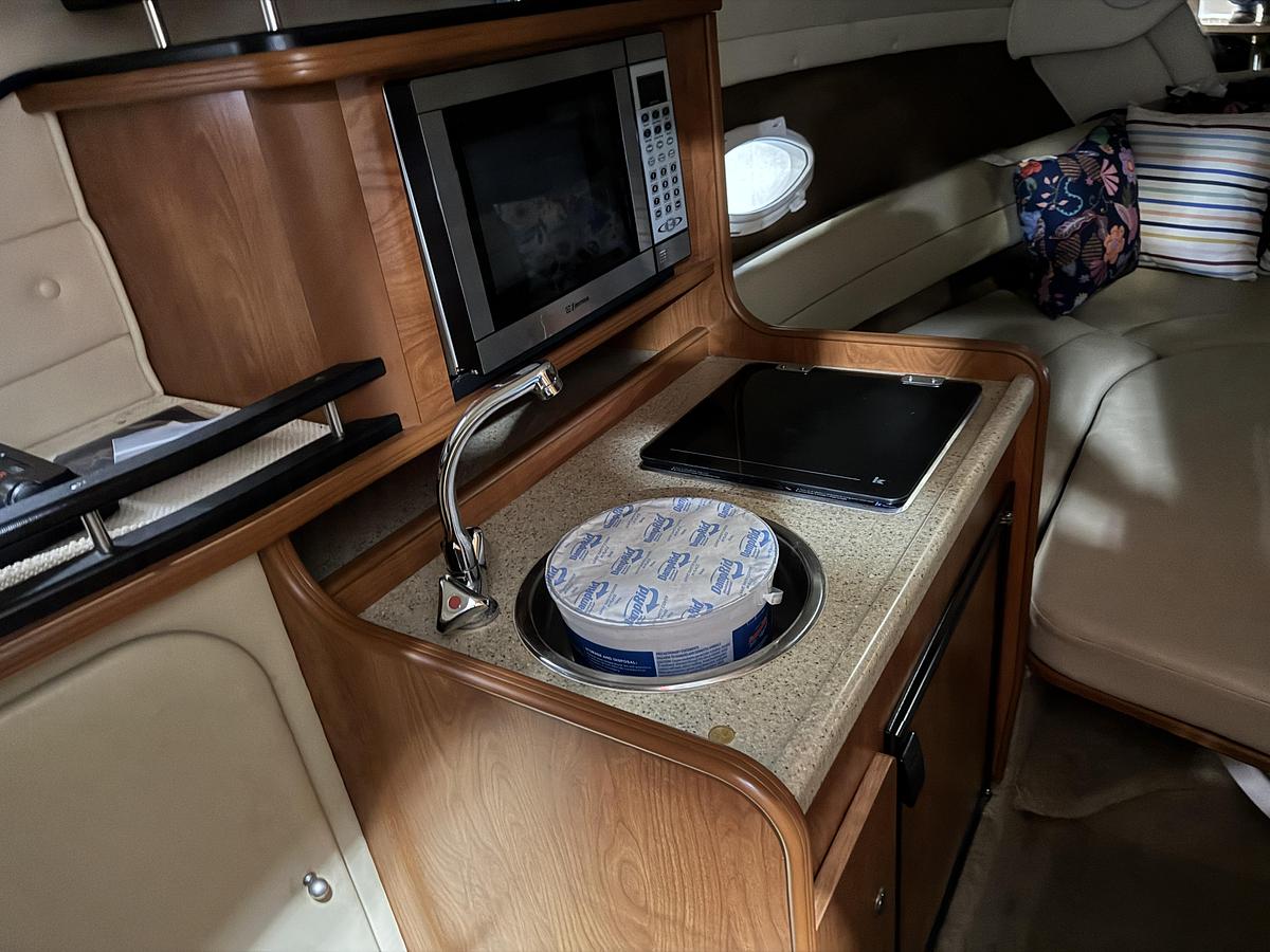 Used 2006 Rinker 250 Fiesta Vee