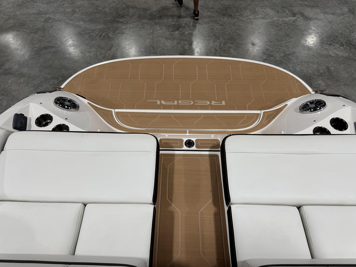 Used 2015 Regal 2800