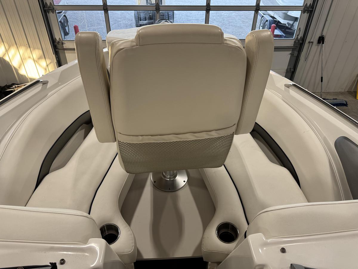 Used 2010 Rinker 296 BR