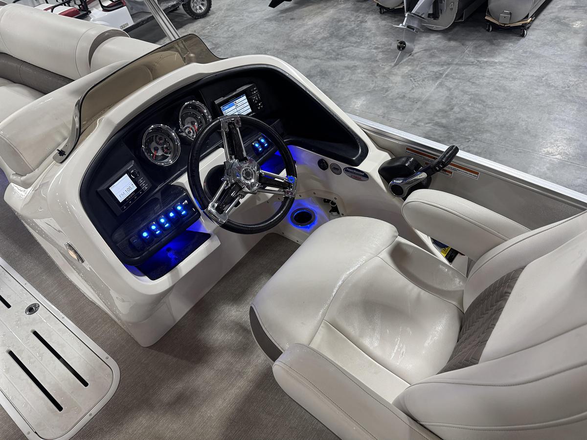 Used 2017 Avalon 2585 Catalina