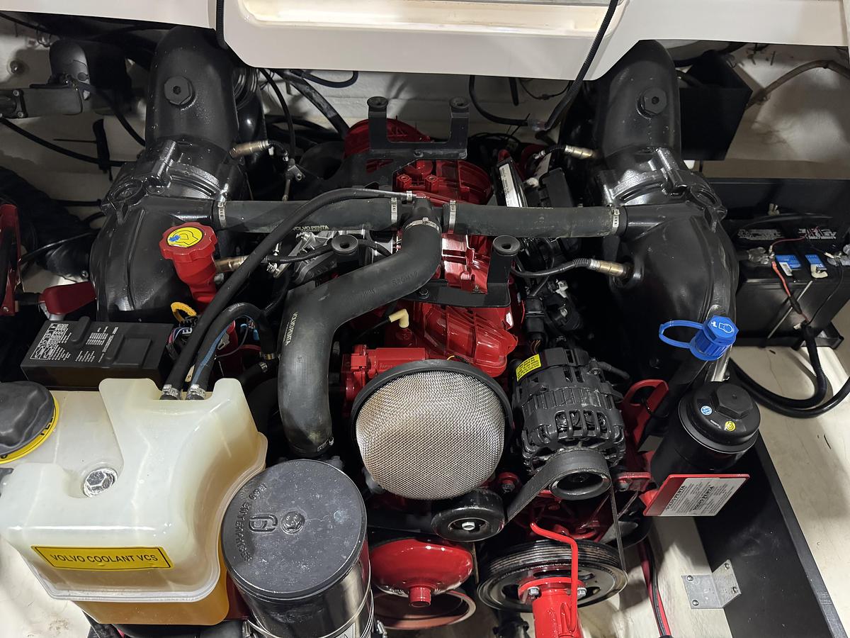 Used 2015 Regal 2800