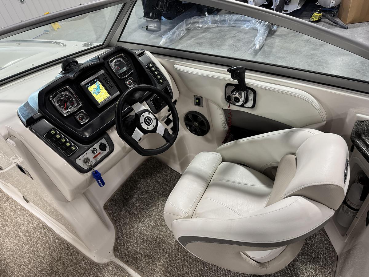 Used 2008 Chaparral 284 Sunesta