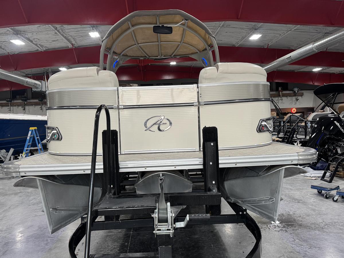 Used 2017 Avalon 2585 Catalina