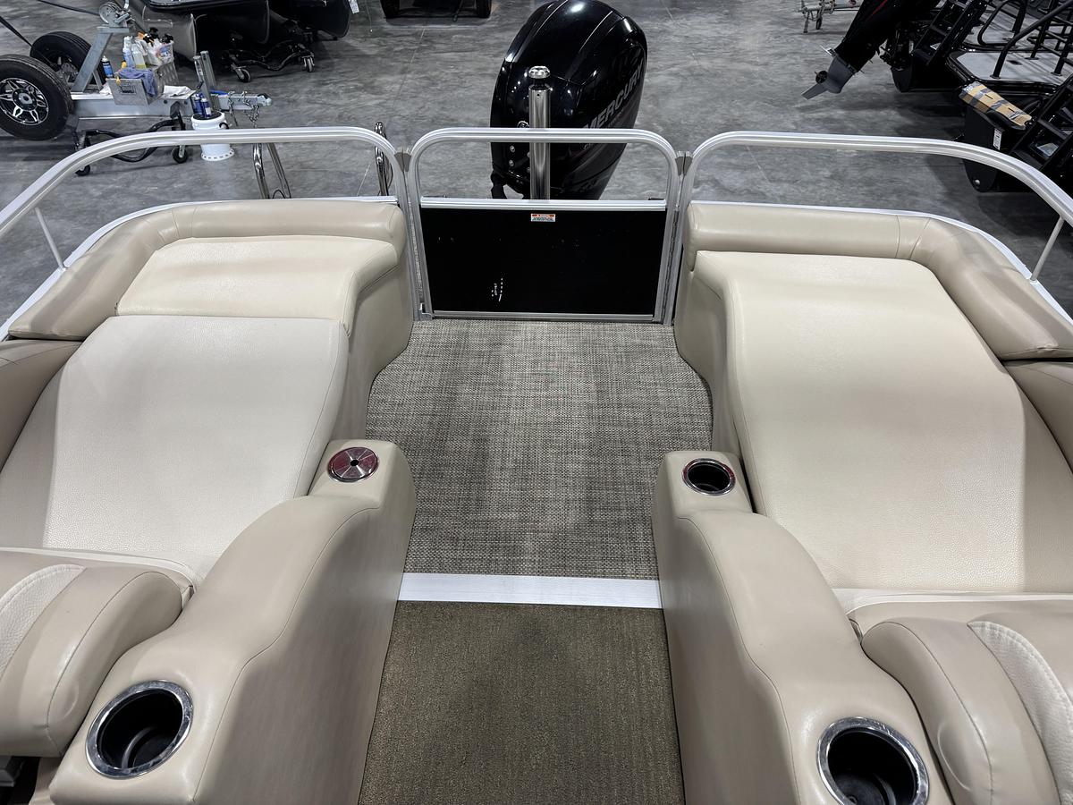 Used 2013 Bennington 2375 GCW