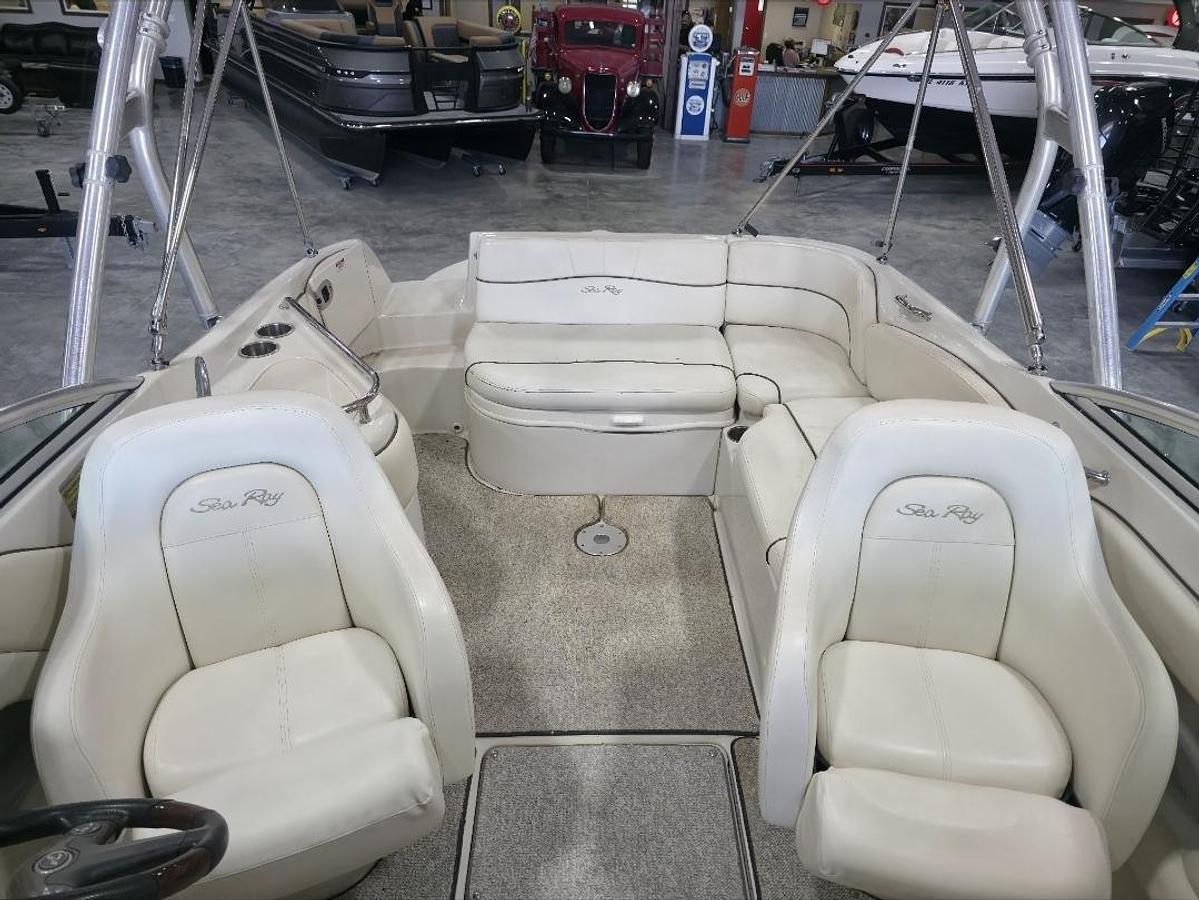Used 2008 Sea Ray 240 Sundeck