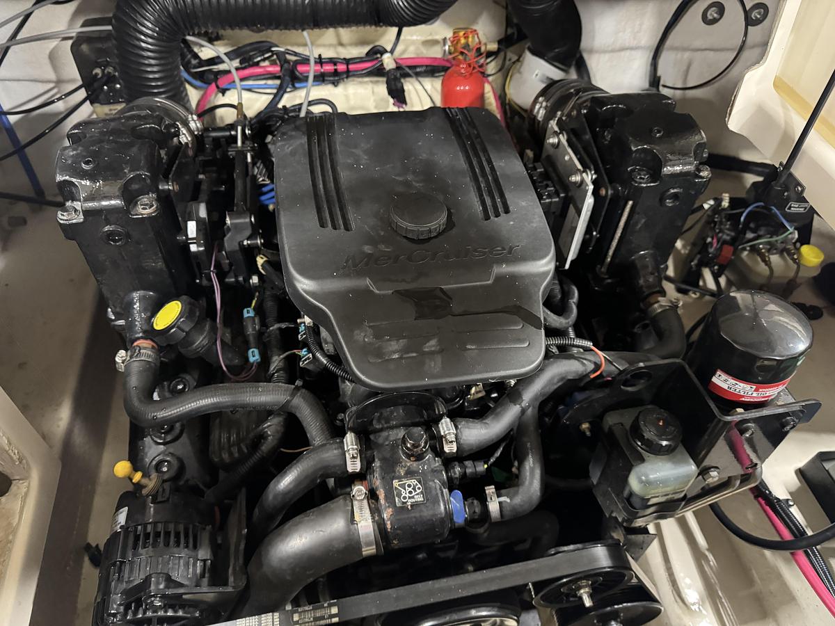 Used 2005 Sea Ray 240 Sundeck